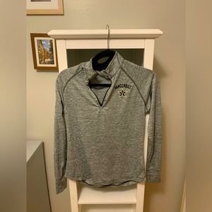 VANDERBILT Quarter Zip Size Small *Good Condition*